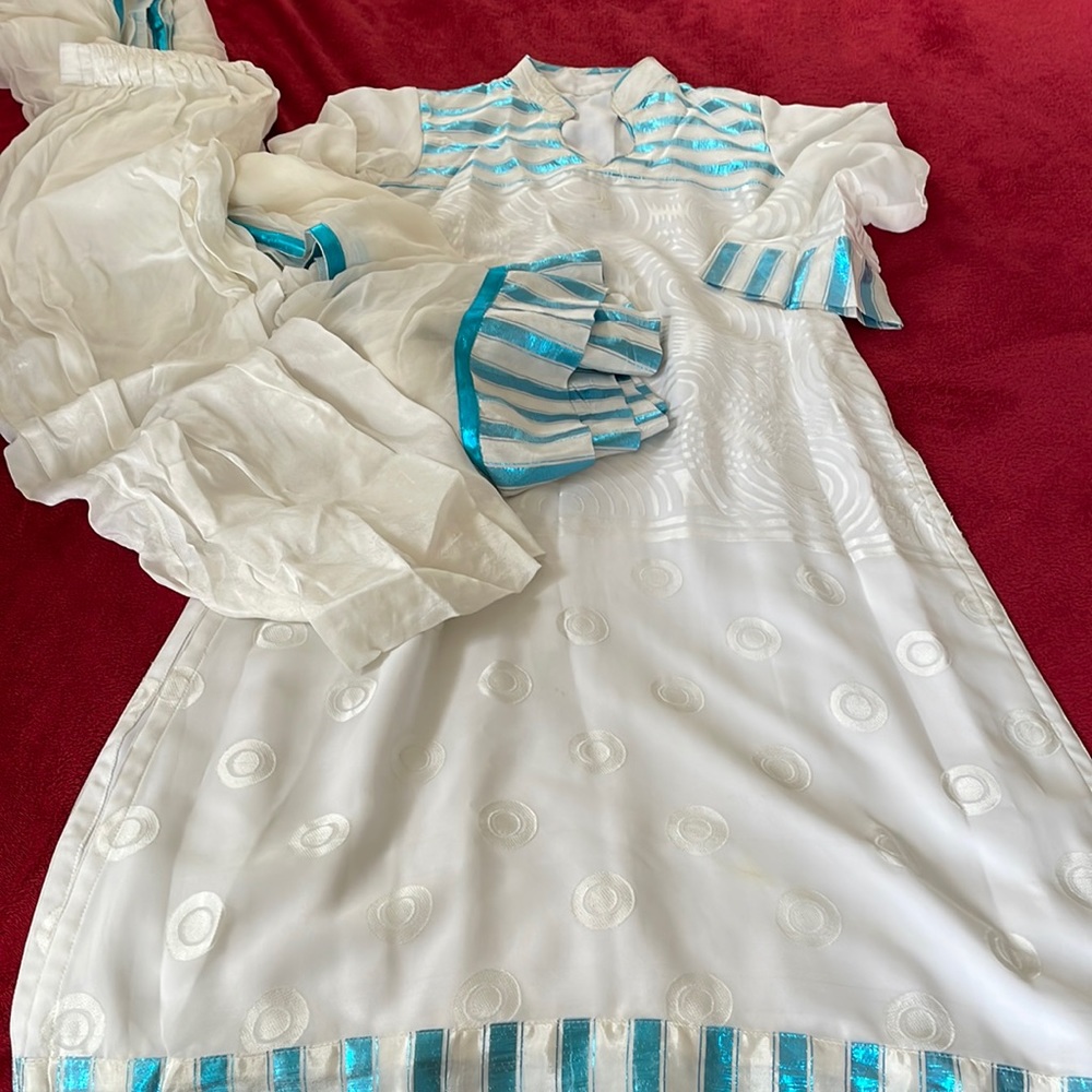 Shalwar kameez small/medium used condition super cute